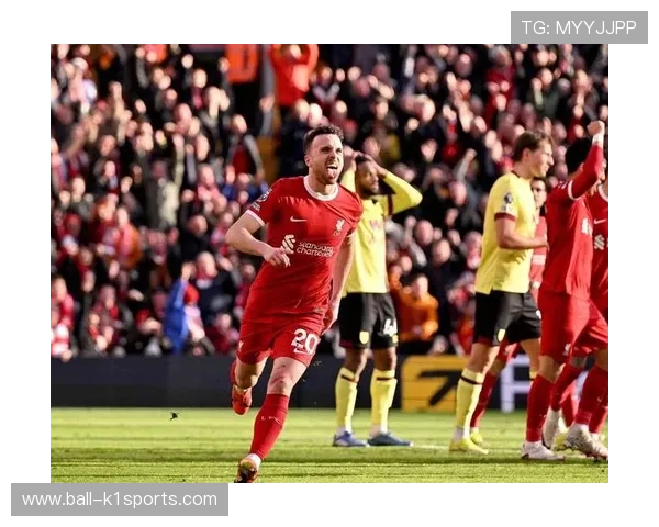 足球迈克闪耀绿茵场展现非凡实力引领球队走向辉煌未来